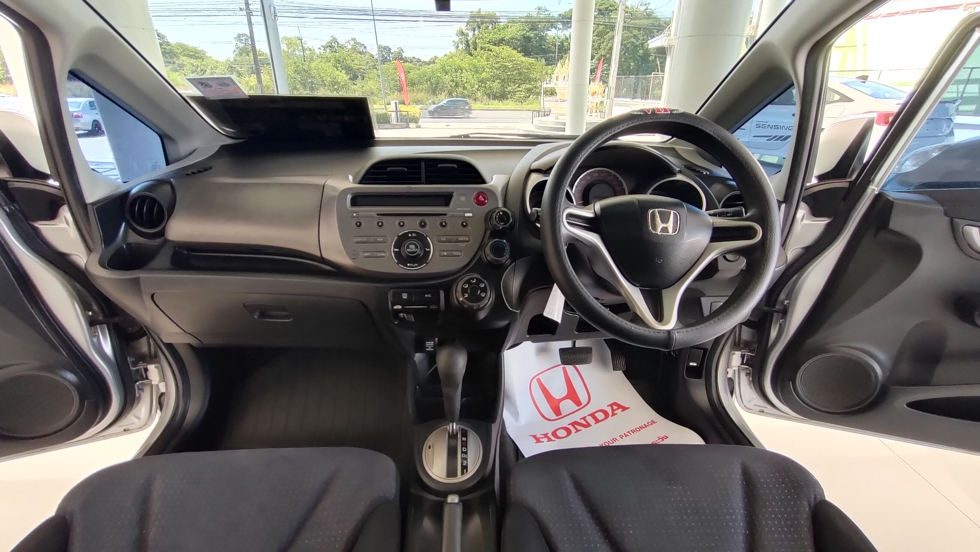HONDA JAZZ AT 2009 V i-VTEC AT