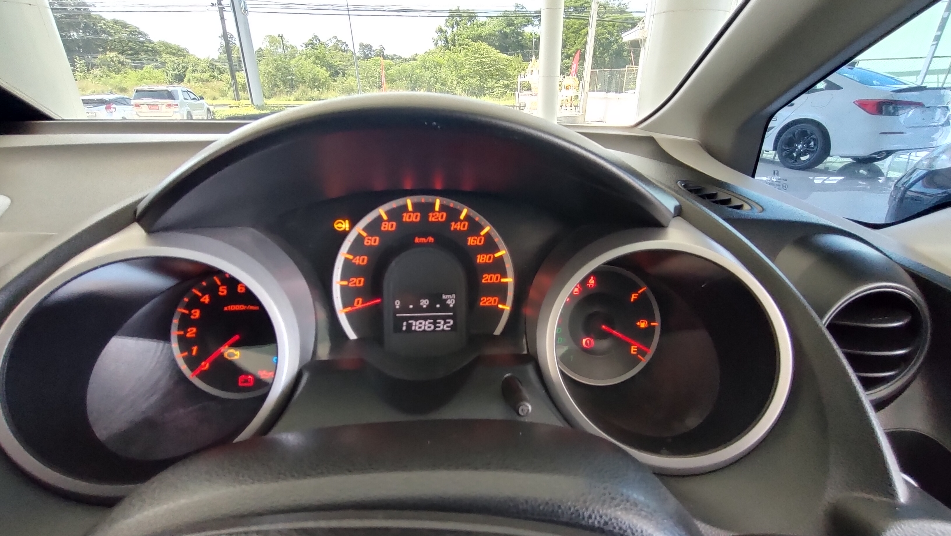HONDA JAZZ AT 2009 V i-VTEC AT
