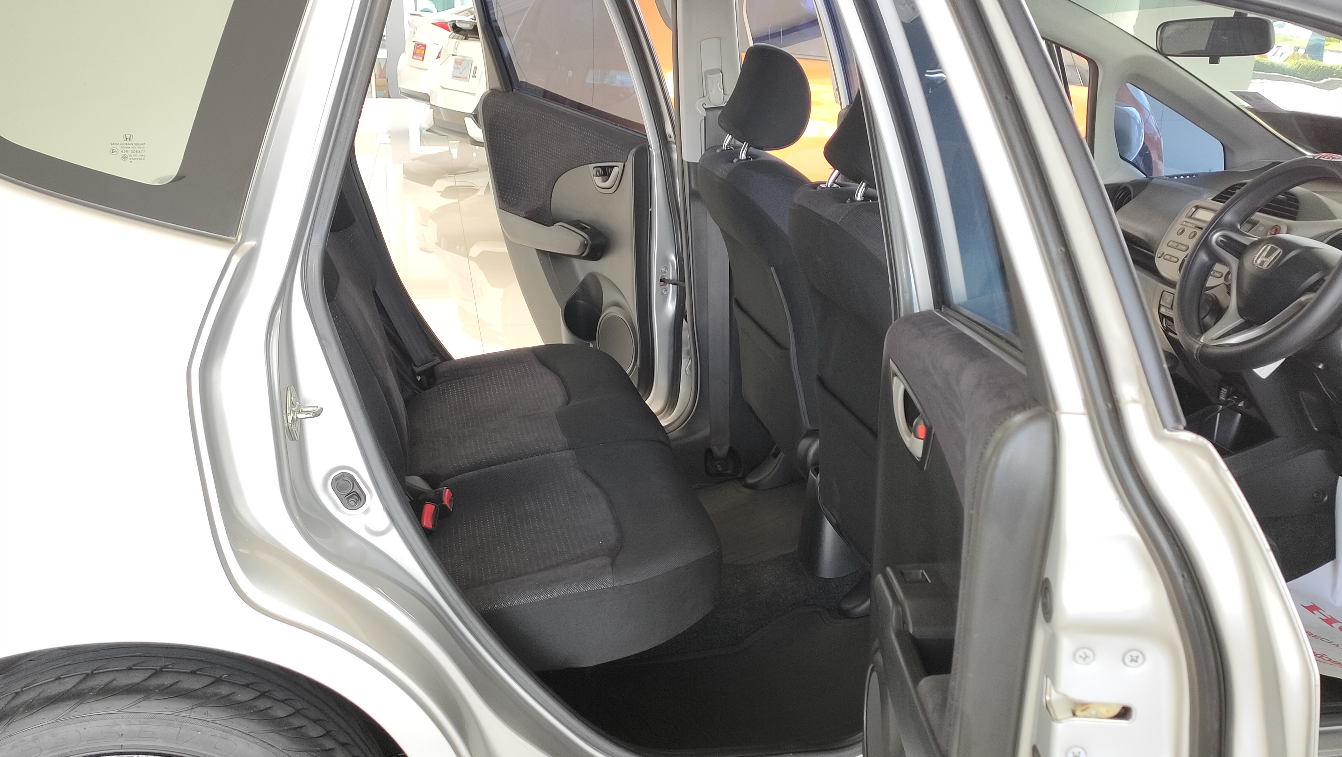 HONDA JAZZ AT 2009 V i-VTEC AT