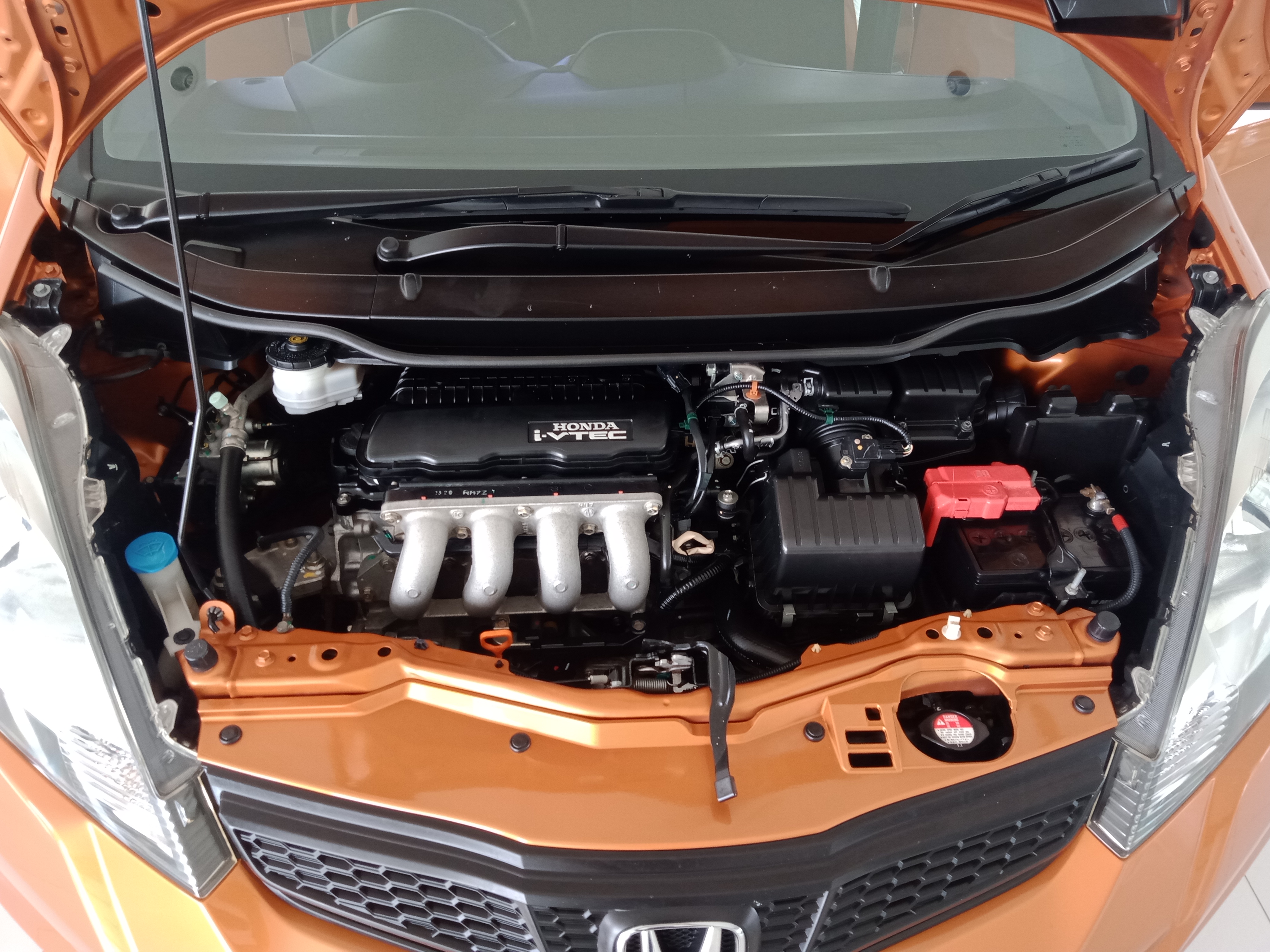 HONDA JAZZ AT 2011 V i-VTEC AT